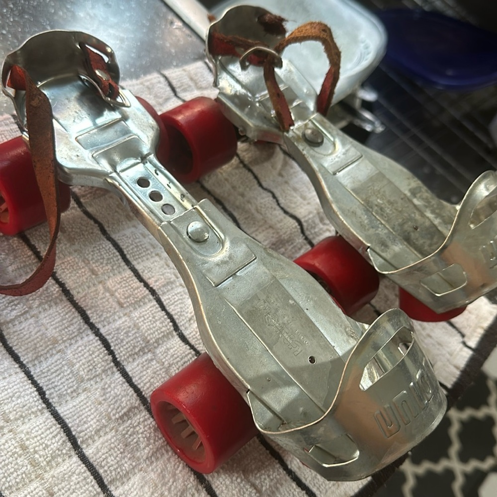 Vintage roller skate